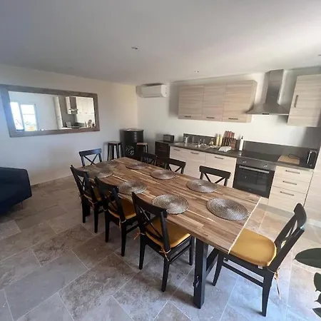 Entre Les Citronniers Et La Apartment